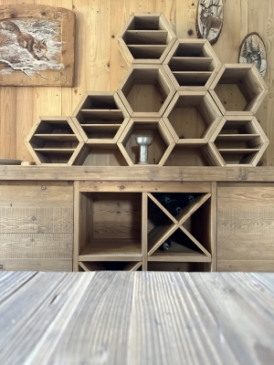 Mobile e porta bottiglie in legno invecchiato 