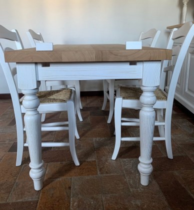 Vendita Online Tavolo in Legno di Castagno - Gamba Tornita 