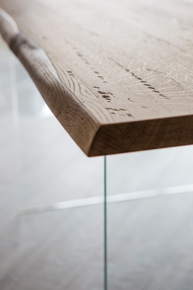 Vendita Online Tavolo in legno moderno con gambe in vetro 