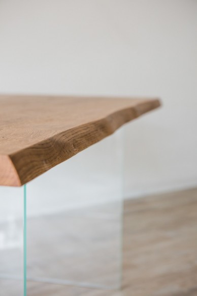 Vendita Online Tavolo in legno moderno con gambe in vetro 