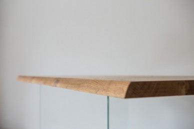 Vendita Online Tavolo in legno moderno con gambe in vetro 