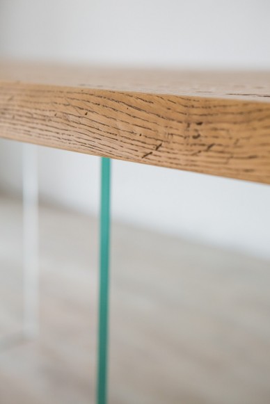 Vendita Online Tavolo in legno moderno con gambe in vetro 