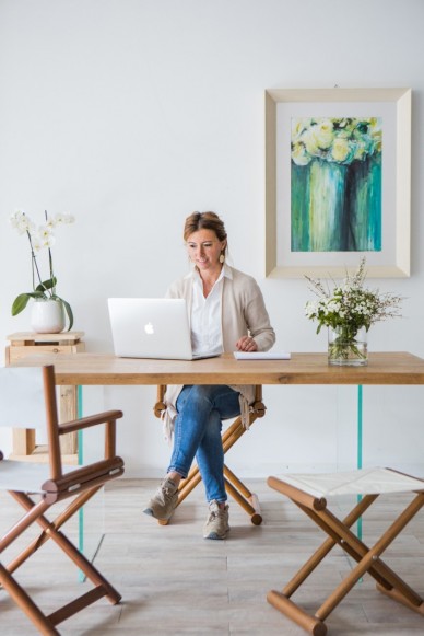 Vendita Online Tavolo in legno moderno con gambe in vetro 