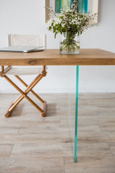 Vendita Online Tavolo in legno moderno con gambe in vetro 