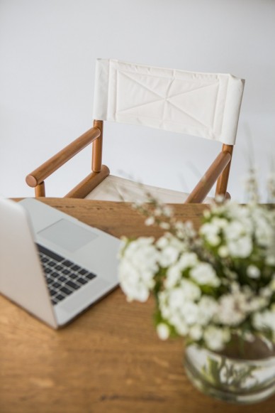 Vendita Online Tavolo in legno moderno con gambe in vetro 