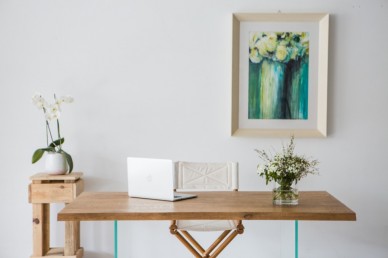 Vendita Online Tavolo in legno moderno con gambe in vetro 