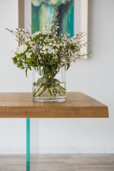 Vendita Online Tavolo in legno moderno con gambe in vetro 